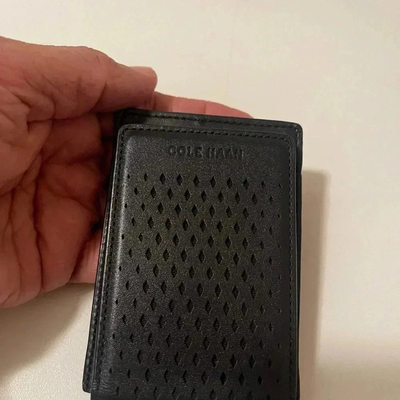 Cole Haan new conditions card holder with magnetic snap - Picture 8 of 10